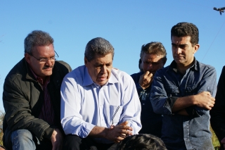 Geraldo participou da comitiva do governador André, que visitou o então traçado da Perimetral Norte, em agosto de 2009.