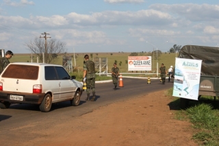 Em Amambai, a operação começou com os militares prestando alguns serviços em prol da comunidade e também cooperando com a Polícia Militar local realizando apreensões.