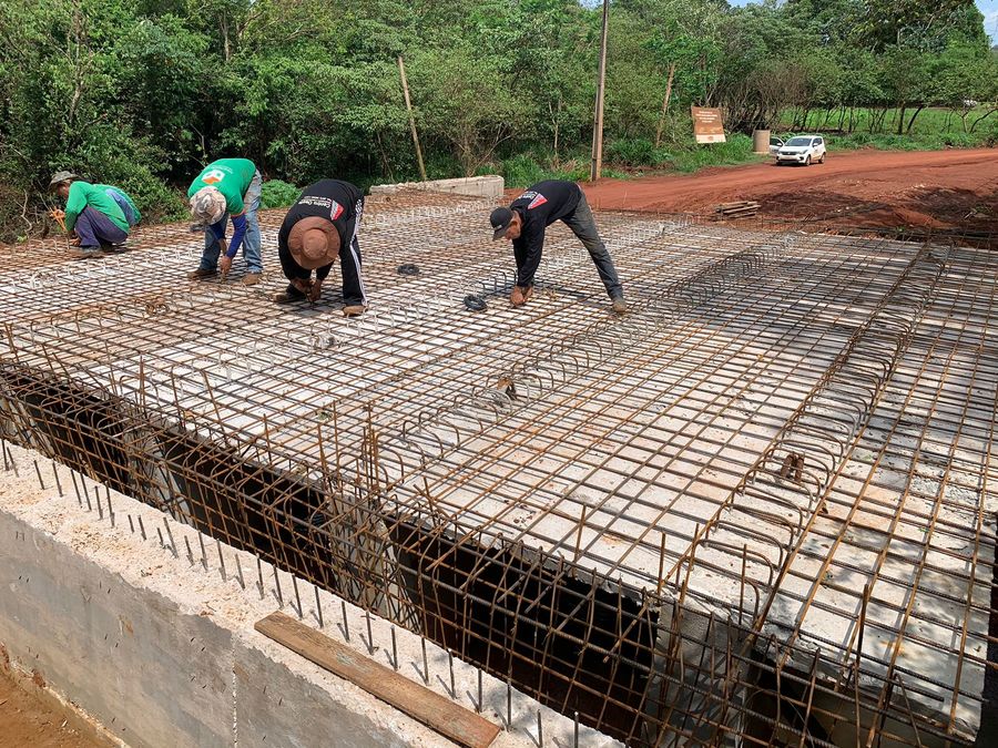 Avança obra de ponte de concreto no assentamento Vista Alegre em Sidrolândia